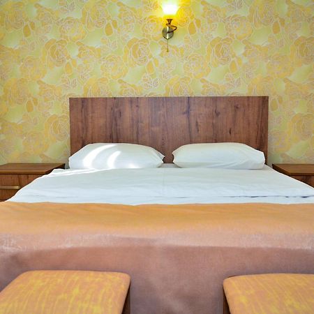 Asour Hotel Горис Экстерьер фото