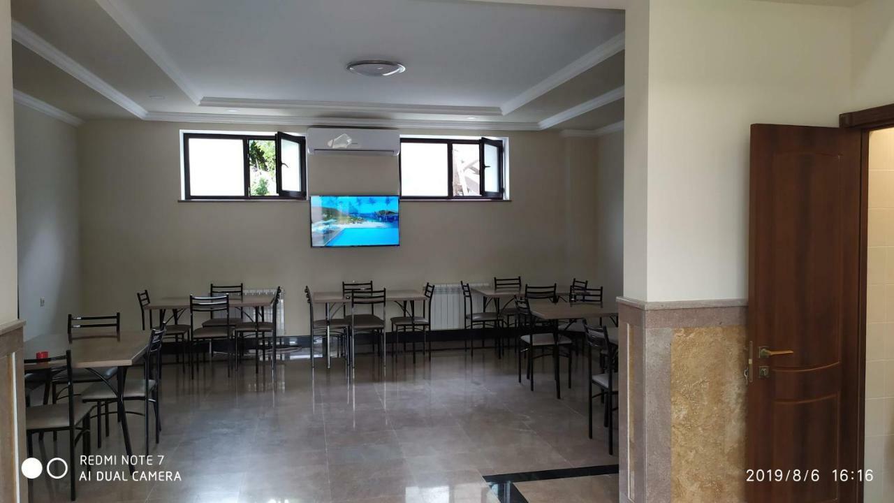 Asour Hotel Горис Экстерьер фото